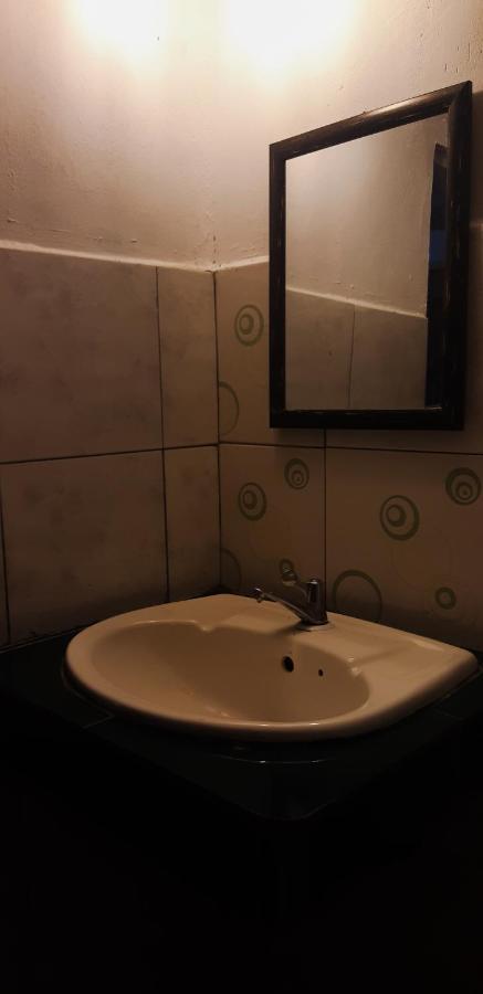 קודאט Tajau Laut Guesthouse מראה חיצוני תמונה