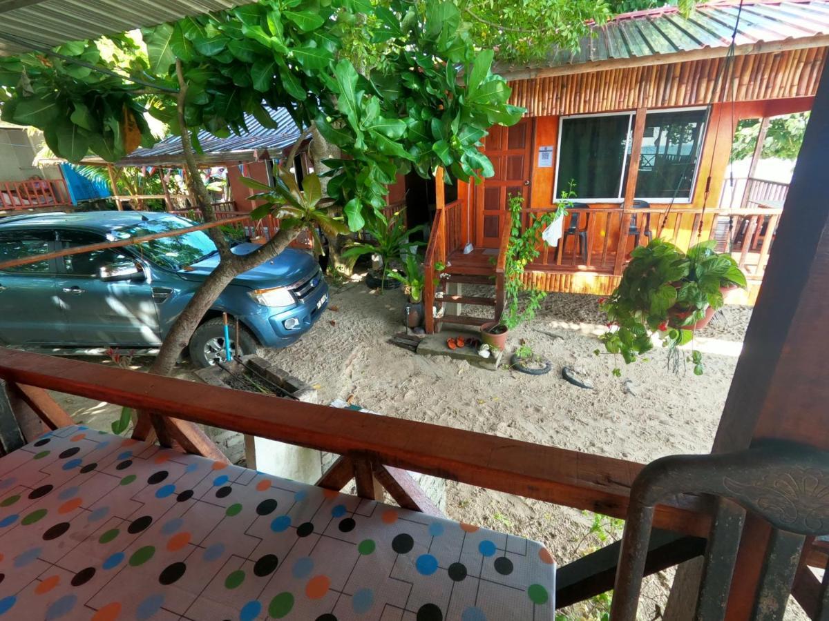 קודאט Tajau Laut Guesthouse מראה חיצוני תמונה
