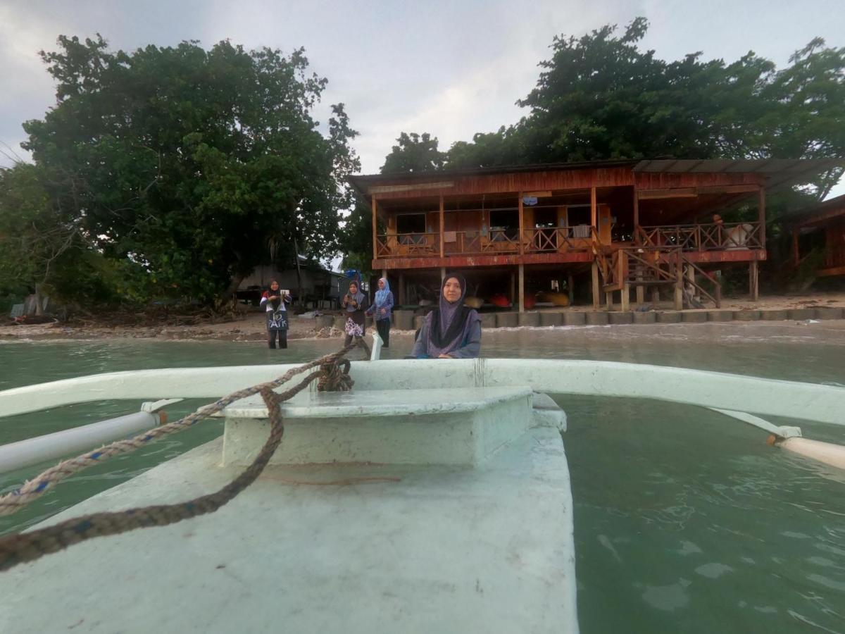 קודאט Tajau Laut Guesthouse מראה חיצוני תמונה